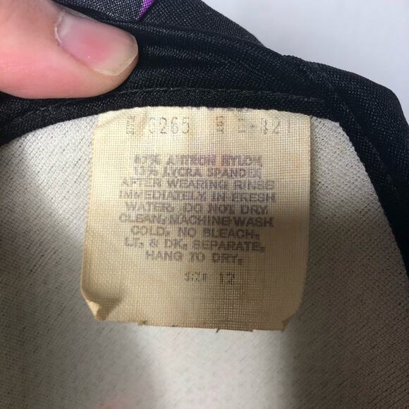 1970s Rose Marie Reid Belted Swimsuit Maillot 12 - Picture 8 of 10